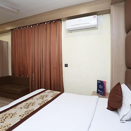 Capital O 5663 Gs Inn Chinhat Bagian luar foto