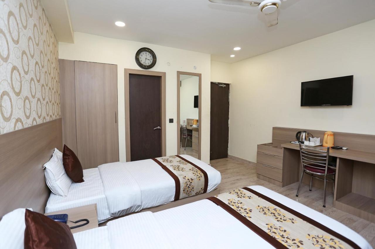 Capital O 5663 Gs Inn Chinhat Bagian luar foto