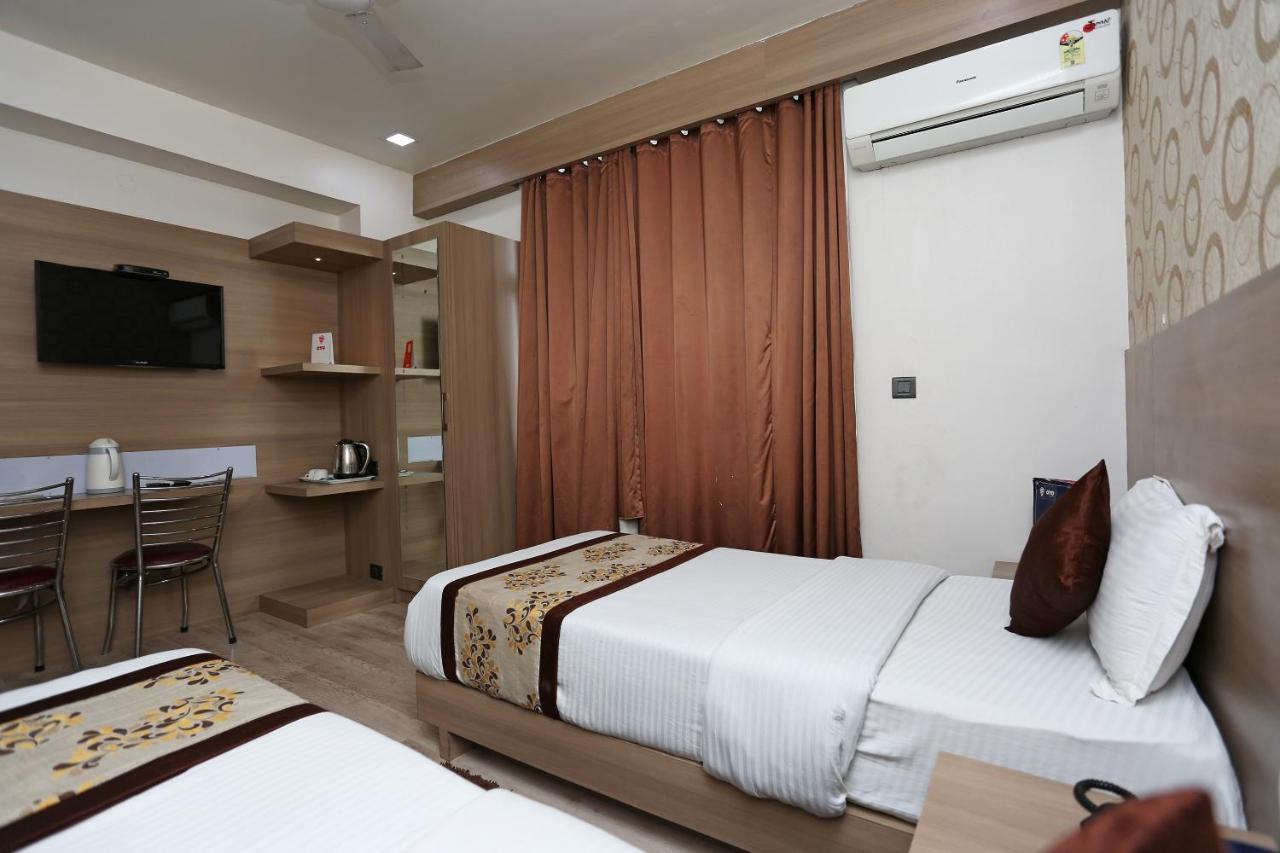 Capital O 5663 Gs Inn Chinhat Bagian luar foto