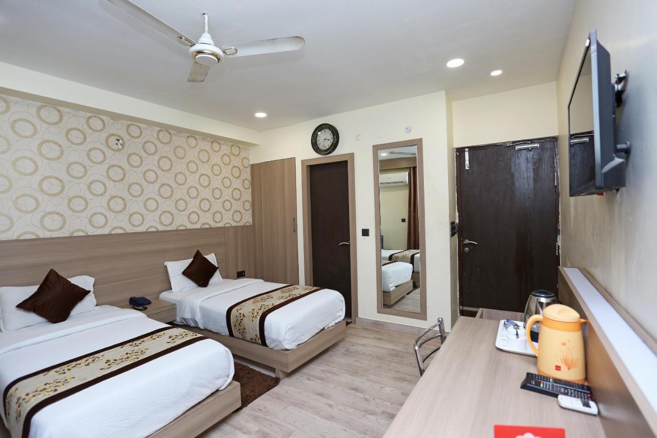 Capital O 5663 Gs Inn Chinhat Bagian luar foto