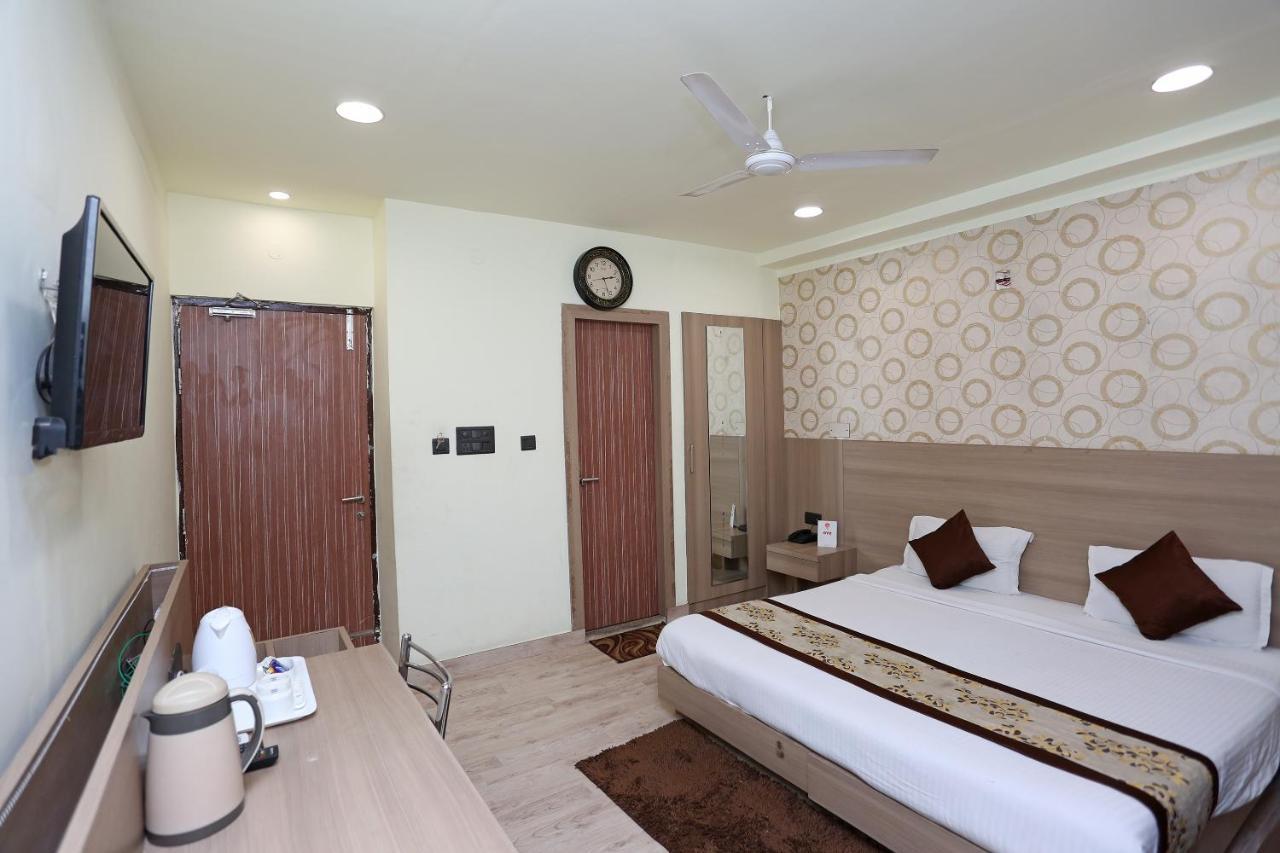 Capital O 5663 Gs Inn Chinhat Bagian luar foto