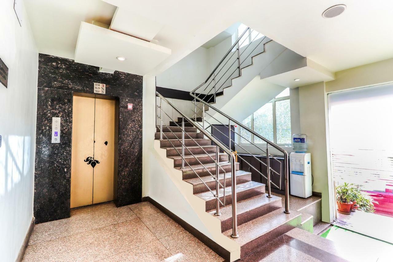 Capital O 5663 Gs Inn Chinhat Bagian luar foto